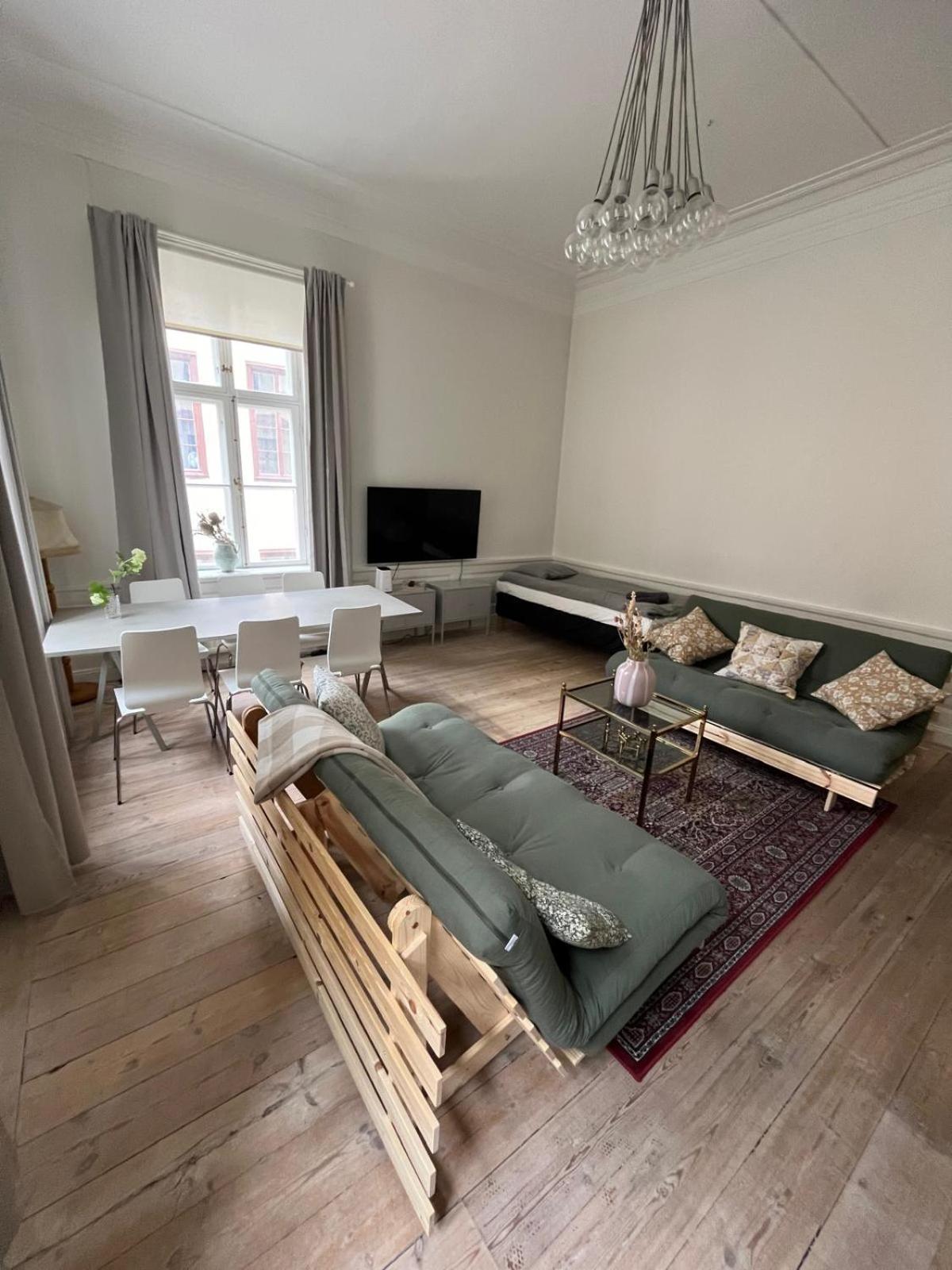 Home Inn Lng20 Stockholm Eksteriør billede